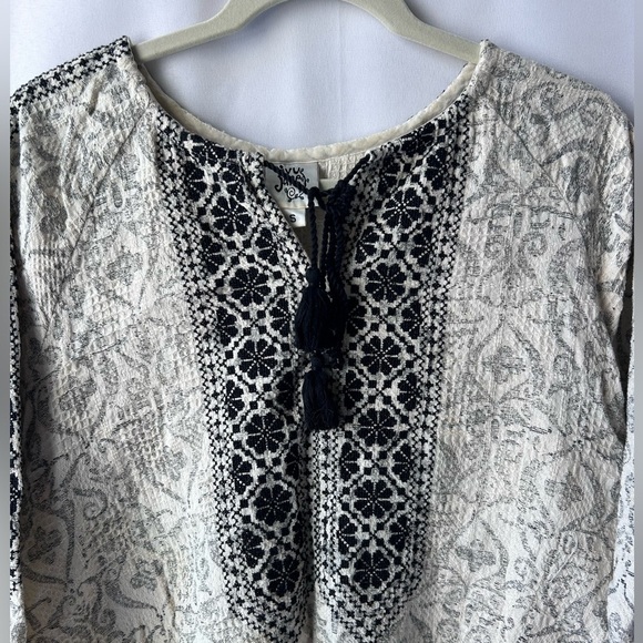 Ivy Jane black and white pattern blouse - Picture 4 of 5